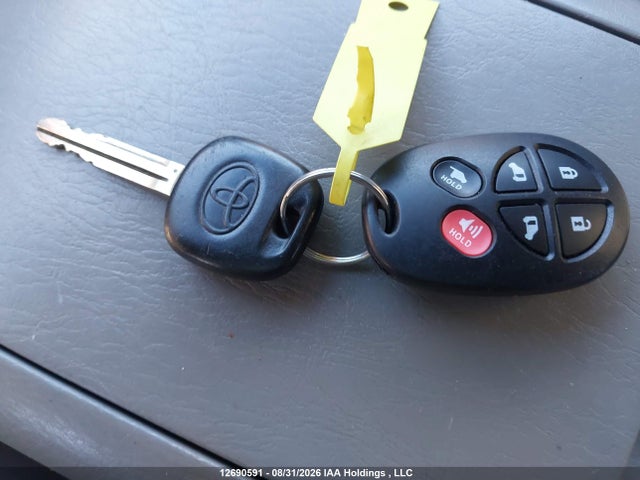 12690591 :رقم المزاد ، 5TDBA22C56S066803 vin ، 2006 Toyota Sienna Xle/xle Limited مزاد بيع