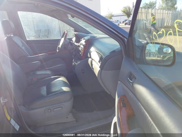 12690591 :رقم المزاد ، 5TDBA22C56S066803 vin ، 2006 Toyota Sienna Xle/xle Limited مزاد بيع