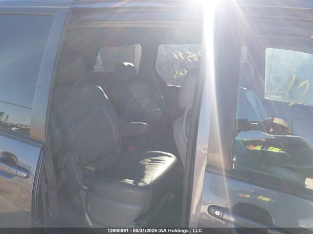 12690591 :رقم المزاد ، 5TDBA22C56S066803 vin ، 2006 Toyota Sienna Xle/xle Limited مزاد بيع