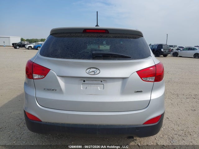 KM8JTCAF1FU107782 Hyundai Tucson Gl