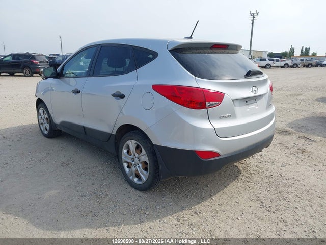 KM8JTCAF1FU107782 Hyundai Tucson Gl