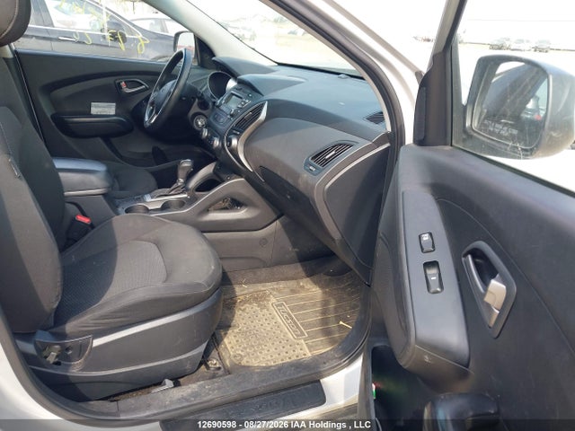 KM8JTCAF1FU107782 Hyundai Tucson Gl