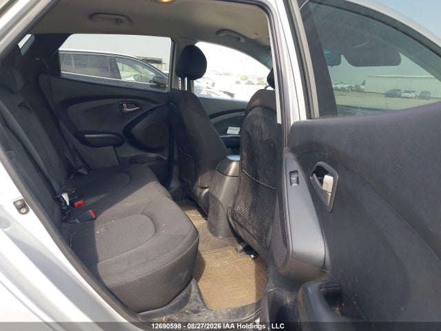 KM8JTCAF1FU107782 Hyundai Tucson Gl