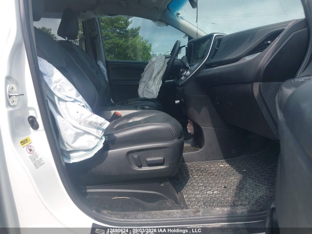 12690624 :رقم المزاد ، 5TDXZ3DC6HS835944 vin ، 2017 Toyota Sienna Se مزاد بيع