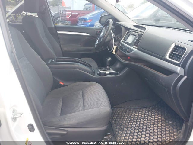 12690646 :رقم المزاد ، 5TDBKRFH1GS294262 vin ، 2016 Toyota Highlander Le مزاد بيع