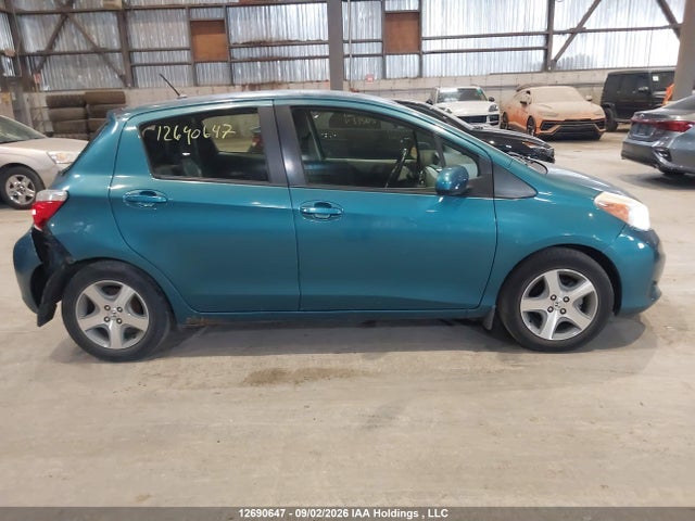 12690647 :رقم المزاد ، JTDKTUD31CD516795 vin ، 2012 Toyota Yaris Le مزاد بيع