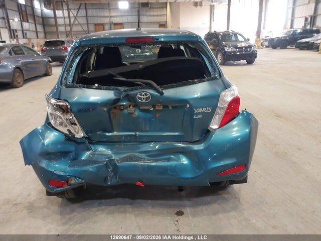 12690647 :رقم المزاد ، JTDKTUD31CD516795 vin ، 2012 Toyota Yaris Le مزاد بيع