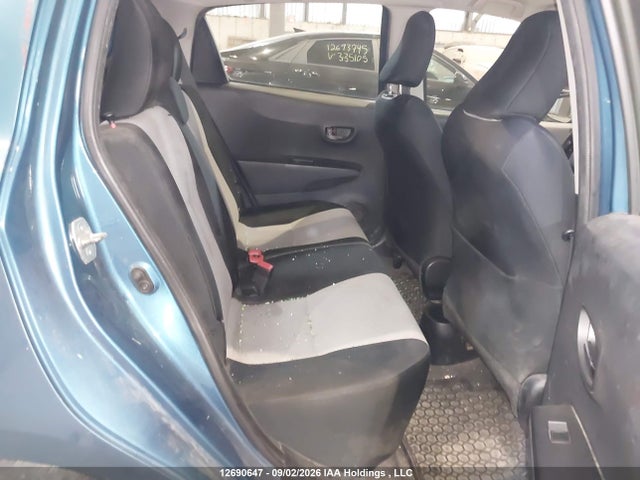 12690647 :رقم المزاد ، JTDKTUD31CD516795 vin ، 2012 Toyota Yaris Le مزاد بيع