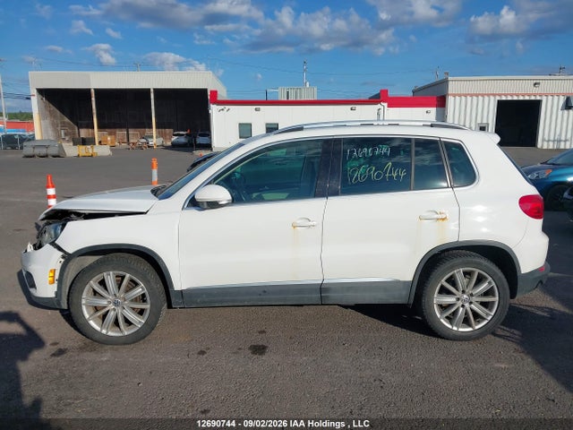 12690744 :رقم المزاد ، WVGBV7AXXCW573161 vin ، 2012 Volkswagen Tiguan مزاد بيع