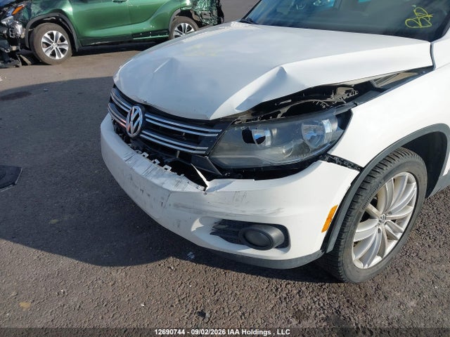 12690744 :رقم المزاد ، WVGBV7AXXCW573161 vin ، 2012 Volkswagen Tiguan مزاد بيع