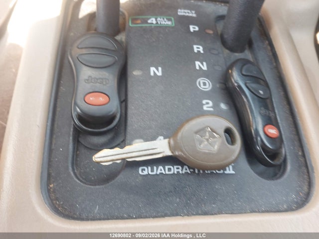 2000 Jeep Grand Cherokee Limited მანქანა იყიდება აუქციონზე, vin: 1J4GW58N3YC126030, აუქციონის ნომერი: 12690802
