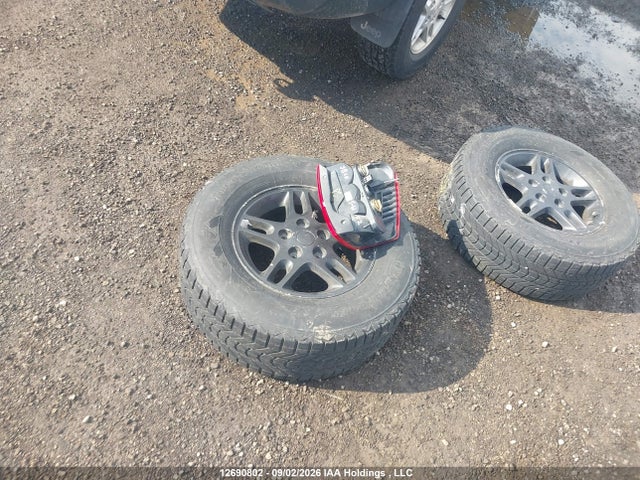 2000 Jeep Grand Cherokee Limited მანქანა იყიდება აუქციონზე, vin: 1J4GW58N3YC126030, აუქციონის ნომერი: 12690802
