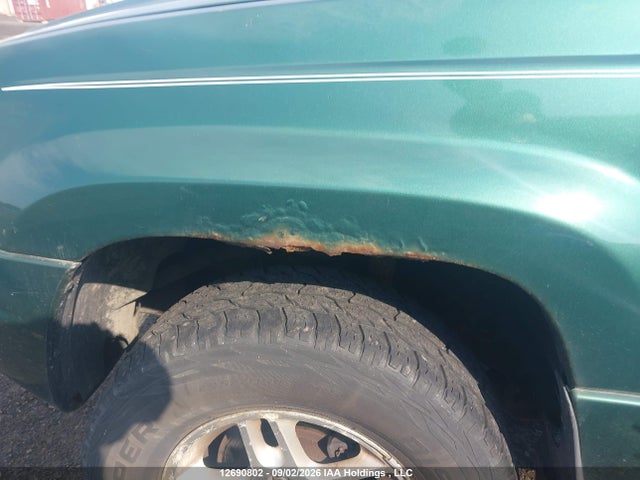 2000 Jeep Grand Cherokee Limited მანქანა იყიდება აუქციონზე, vin: 1J4GW58N3YC126030, აუქციონის ნომერი: 12690802