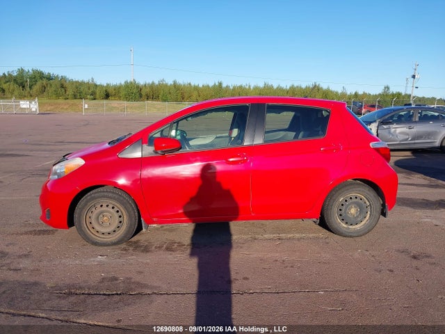 12690808 :رقم المزاد ، JTDKTUD33DD554207 vin ، 2013 Toyota Yaris مزاد بيع