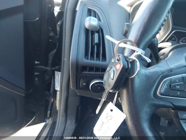 Ford FOCUS SE 2016 1FADP3K29GL333275 Image 11