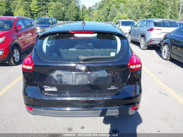 Ford FOCUS SE 2016 1FADP3K29GL333275 Image 16