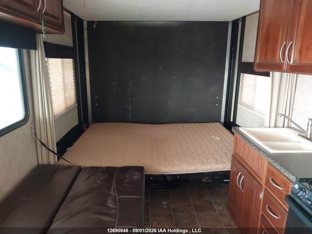Продаж на аукціоні авто 2015 Forest River Forest River, vin: 5ZT2STPB7FG300452, номер лоту: 12690846