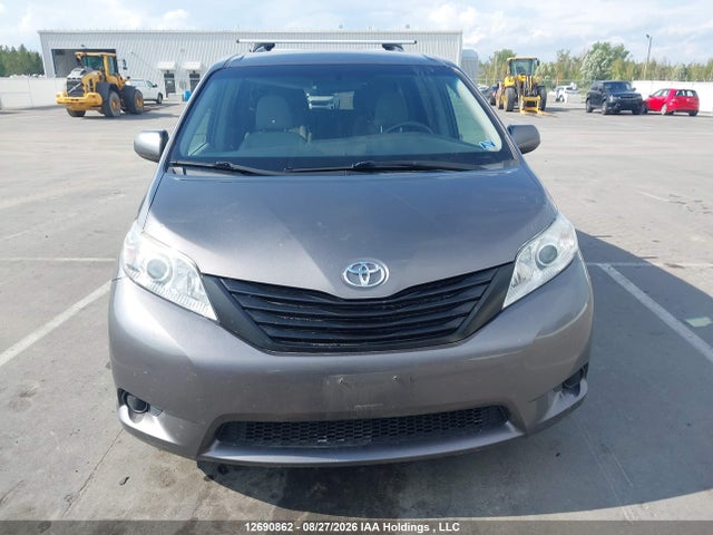 Toyota Sienna 2017 5TDZZ3DC2HS890559 Image 12