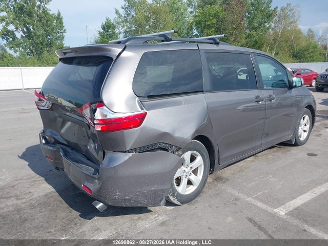 Toyota Sienna 2017 5TDZZ3DC2HS890559 Image 4