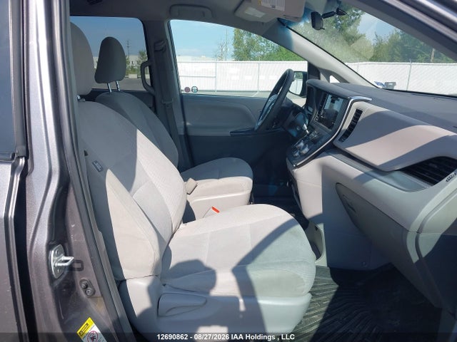 Toyota Sienna 2017 5TDZZ3DC2HS890559 Image 5