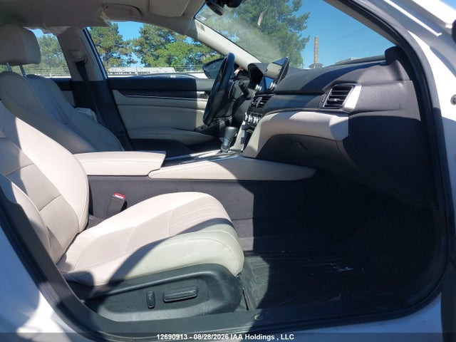 2022 Honda Accord Touring მანქანა იყიდება აუქციონზე, vin: 1HGCV1F94NA800636, აუქციონის ნომერი: 12690913