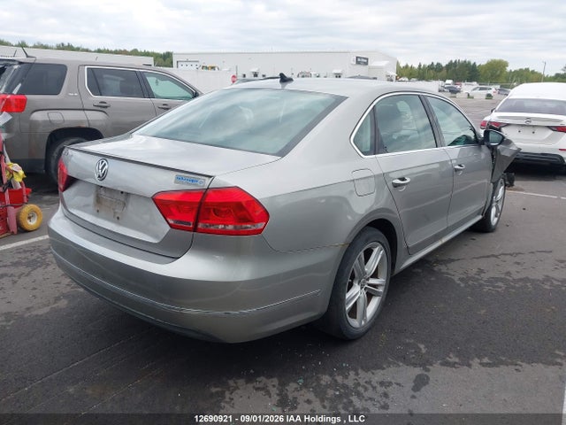 Продаж на аукціоні авто 2012 Volkswagen Passat Sel, vin: 1VWCH7A38CC083006, номер лоту: 12690921
