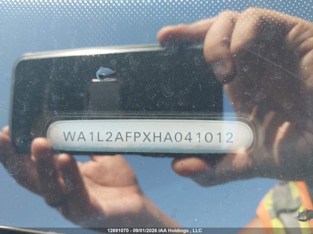 Audi Q5 Premium Plus 2017 WA1L2AFPXHA041012 Image 17