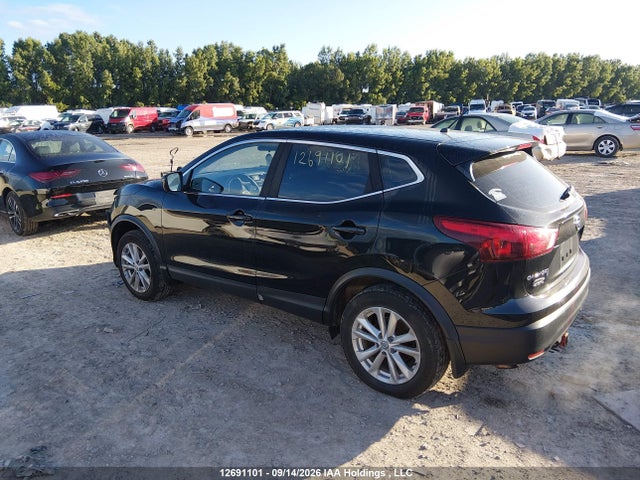 JN1BJ1CP9JW108378 Nissan Qashqai S 4dr2wd