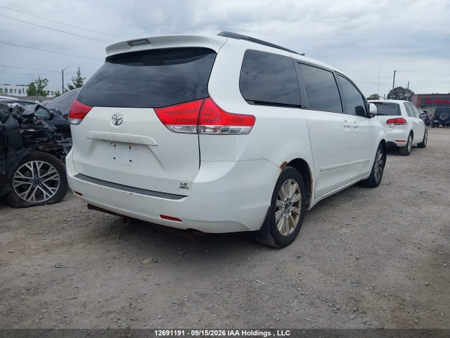 Aukcja sprzedaży 2011 Toyota Sienna, vin: 5TDJK3DCXBS007493, numer aukcji: 12691191