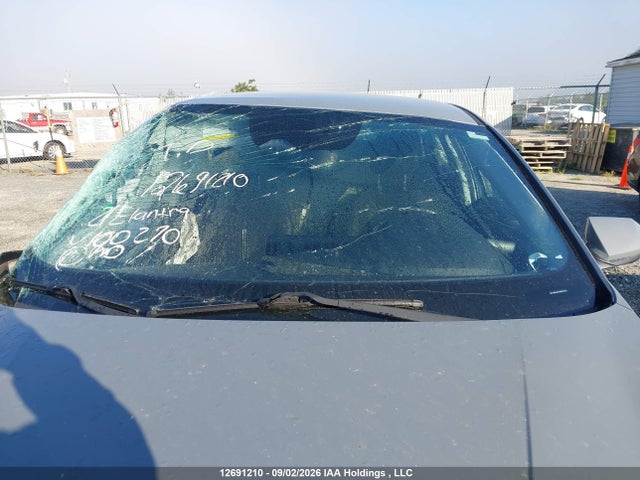 12691210 :رقم المزاد ، KMHLM4AG3MU100270 vin ، 2021 Hyundai Elantra Preferred Ivt مزاد بيع