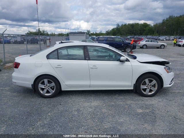 2017 Volkswagen Jetta Wolfsburg Edition მანქანა იყიდება აუქციონზე, vin: 3VWDB7AJ4HM383944, აუქციონის ნომერი: 12691254