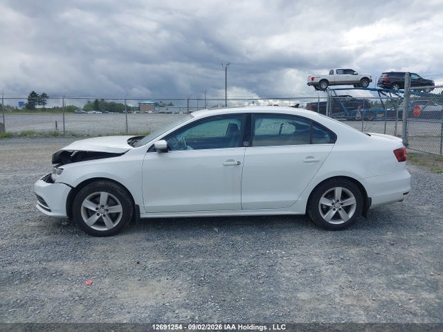 2017 Volkswagen Jetta Wolfsburg Edition მანქანა იყიდება აუქციონზე, vin: 3VWDB7AJ4HM383944, აუქციონის ნომერი: 12691254