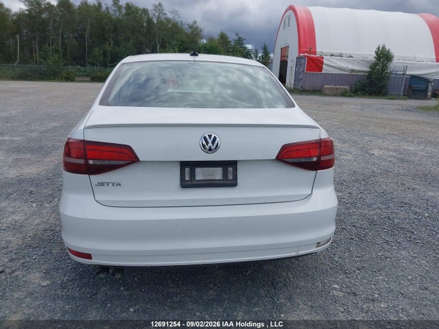 2017 Volkswagen Jetta Wolfsburg Edition მანქანა იყიდება აუქციონზე, vin: 3VWDB7AJ4HM383944, აუქციონის ნომერი: 12691254