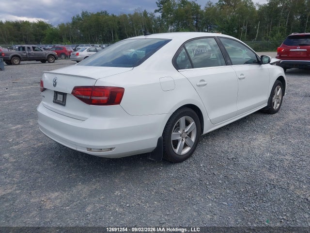 2017 Volkswagen Jetta Wolfsburg Edition მანქანა იყიდება აუქციონზე, vin: 3VWDB7AJ4HM383944, აუქციონის ნომერი: 12691254
