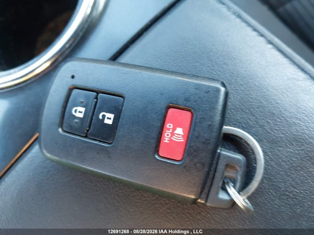 Toyota PRIUS V 2017 JTDZN3EU9HJ068602 Image 10