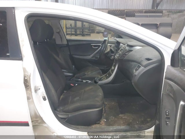 5NPDH4AE8GH760184 Hyundai ELANTRA GL