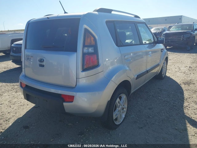 2010 Kia Soul 2.0l 2u/2.0l 4u/2.0l 4u Burner/2.0l 4u Retro/2.0l 4u Sx მანქანა იყიდება აუქციონზე, vin: KNDJT2A28A7040908, აუქციონის ნომერი: 12682332