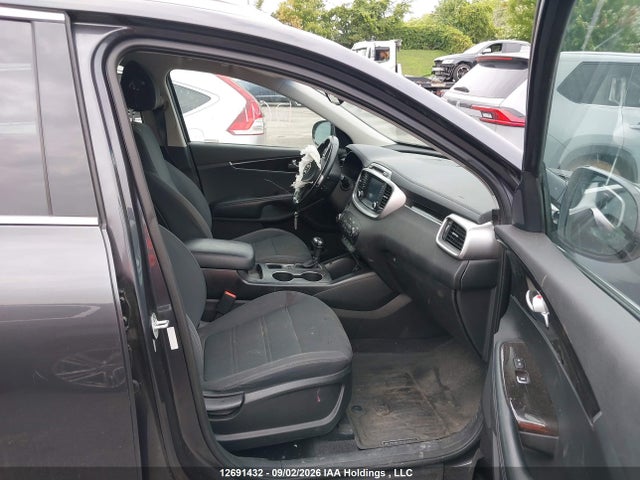 5XYPGDA55JG371744 KIA Sorento 3.3l Lx
