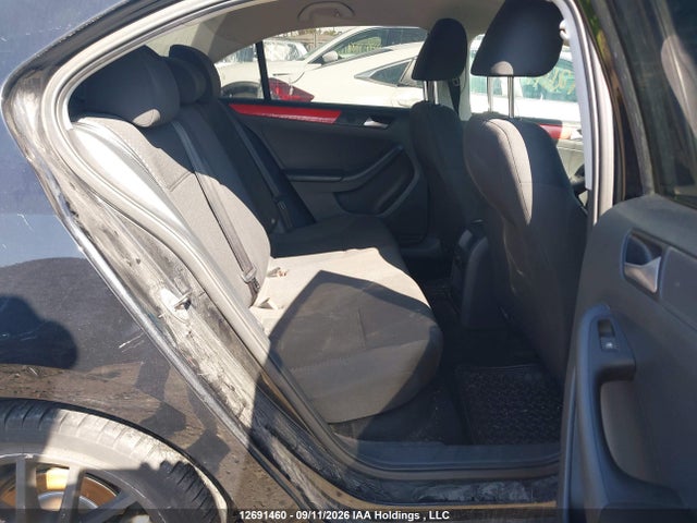 12691460 :رقم المزاد ، 3VW2K7AJXEM260412 vin ، 2014 Volkswagen Jetta مزاد بيع