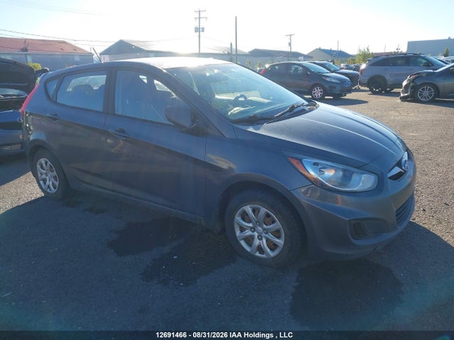 12691466 :رقم المزاد ، KMHCT5AE5CU031894 vin ، 2012 Hyundai Accent مزاد بيع