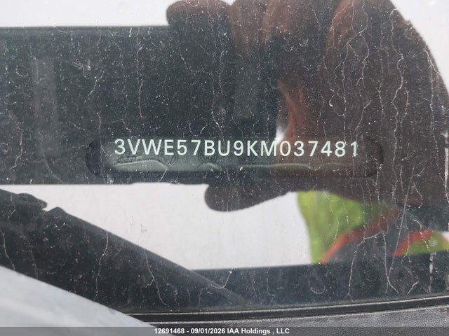 3VWE57BU9KM037481 Volkswagen JETTA SEL