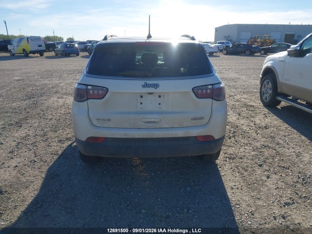 Jeep Compass Latitude 2018 3C4NJDBB5JT230615 Image 16