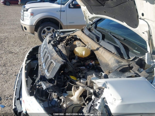 3C4NJDBB5JT230615 Jeep Compass Latitude