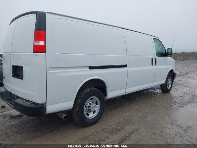 Chevrolet Express G2500 2024 1GCWGBFP8R1257582 Image 4