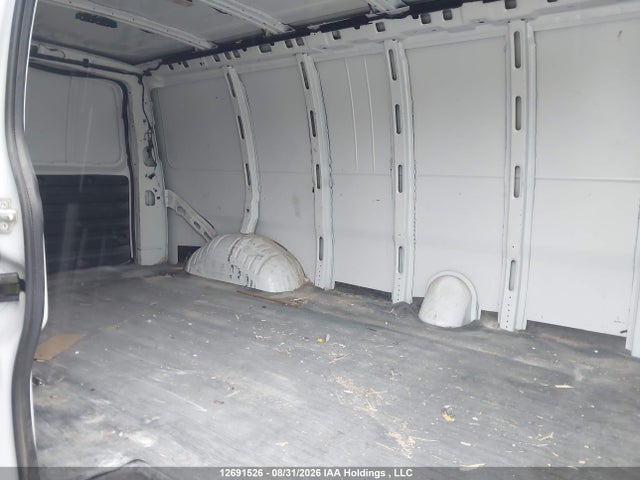 Chevrolet Express G2500 2024 1GCWGBFP8R1257582 Image 8