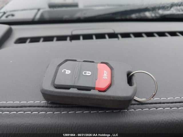 1C4HJXEN4MW661014 Jeep Wrangler Unlimited Sahara