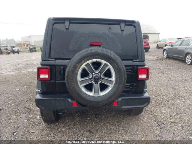 1C4HJXEN4MW661014 Jeep Wrangler Unlimited Sahara