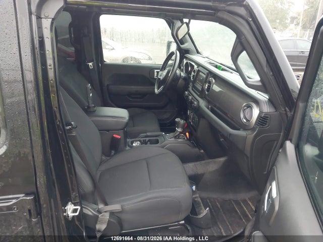 1C4HJXEN4MW661014 Jeep Wrangler Unlimited Sahara