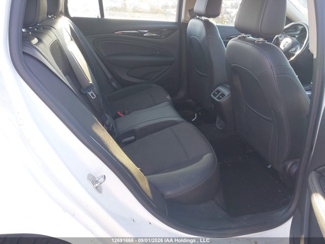 W04GM6SX0K1067995 Buick Regal Sportback Preferred Ii