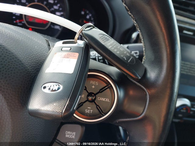 KIA SOUL + 2017 KNDJP3A55H7425194 Image 11